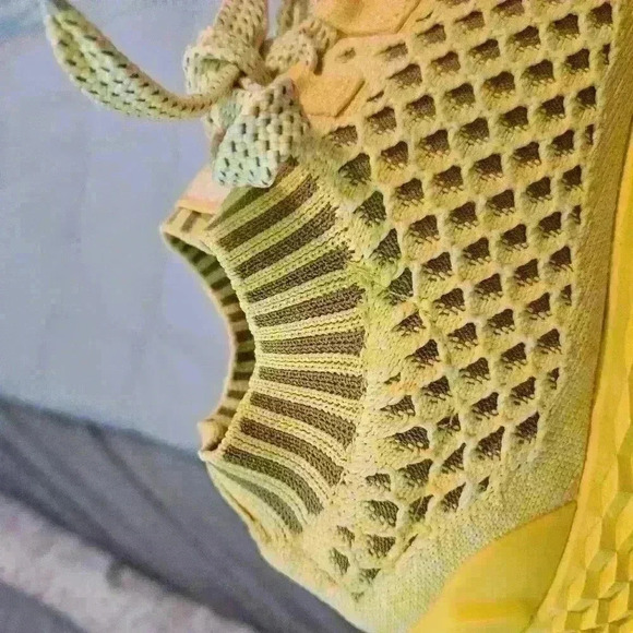 Nobull Size M 8 W 9.5. Color Lemon Drop - Picture 11 of 15